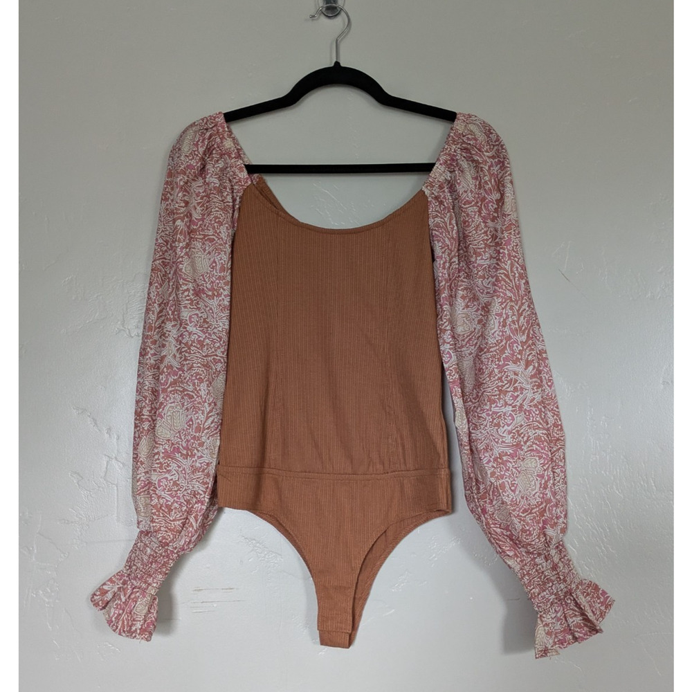 Promesa Bodysuit Blouse Tan Floral‎ Womens Size Small Bohemian Peasant Sleeve